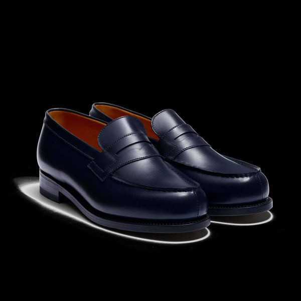 Mocassins J.M. Weston 180 en cuir de veau Box coloris bleu Initial