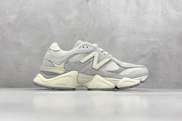 New Balance 9060 en Quartz Grey/Team Cream/Sea Salt