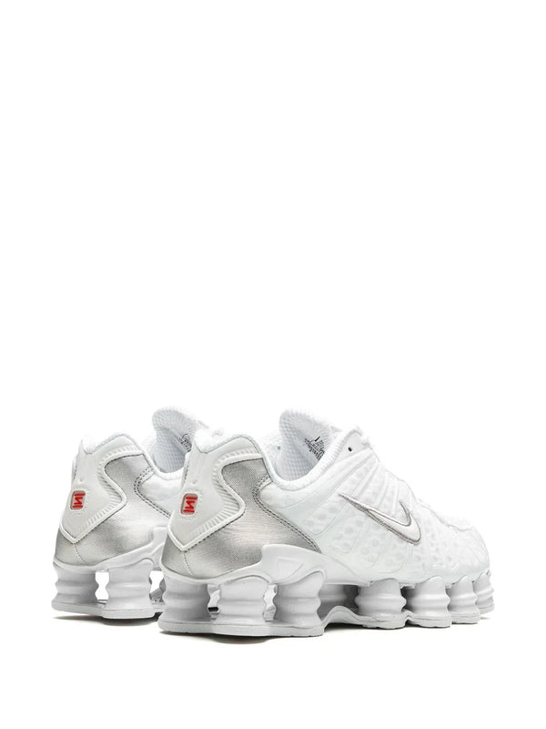 Nike Shox TL en blanc et argent métallisé