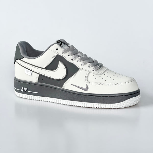 Sneaker AF1 Low blanc et gris foncé