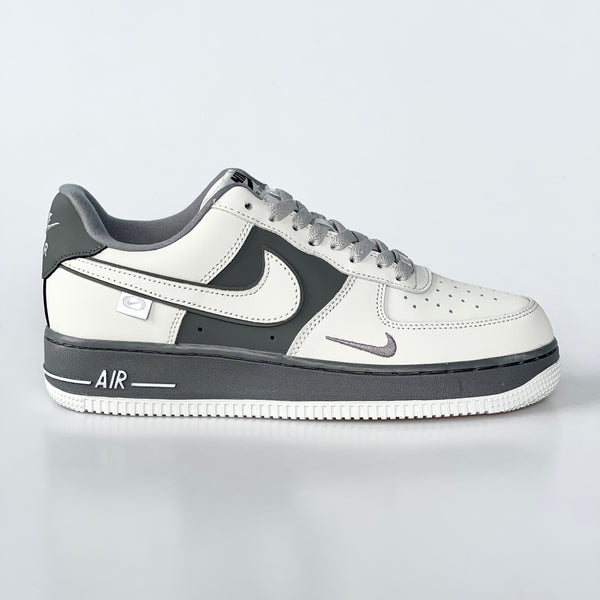 Sneaker AF1 Low blanc et gris foncé