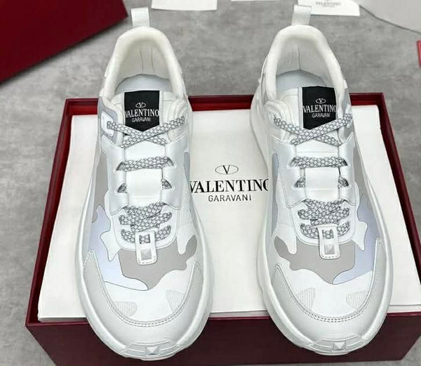 Valentino Garavani True Act camouflage gris et blanc