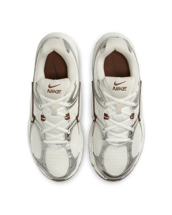 Nike V5 RNR Sail, Fauna Brown, Phantom et Light Orewood