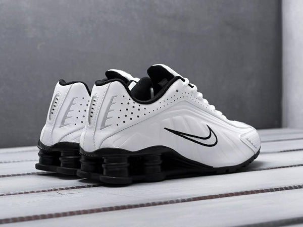 Sneaker Shox R4 blanche et noire