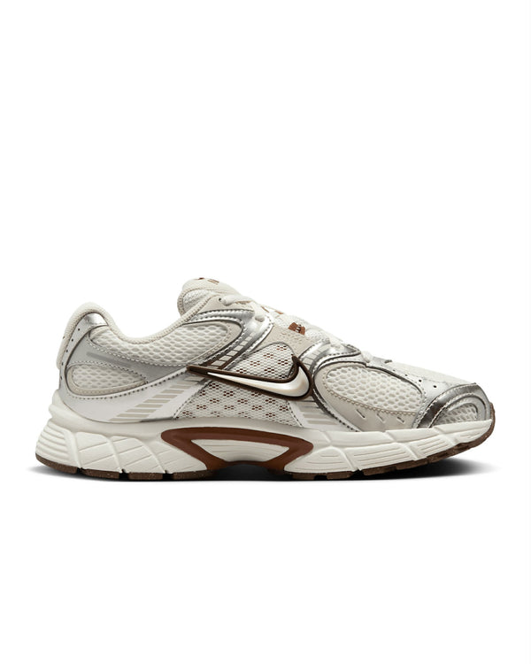Nike V5 RNR  Sail, Fauna Brown, Phantom et Light Orewood