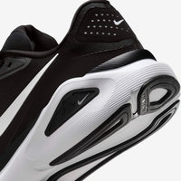 Nike Structure 26 en coloris noir/blanc