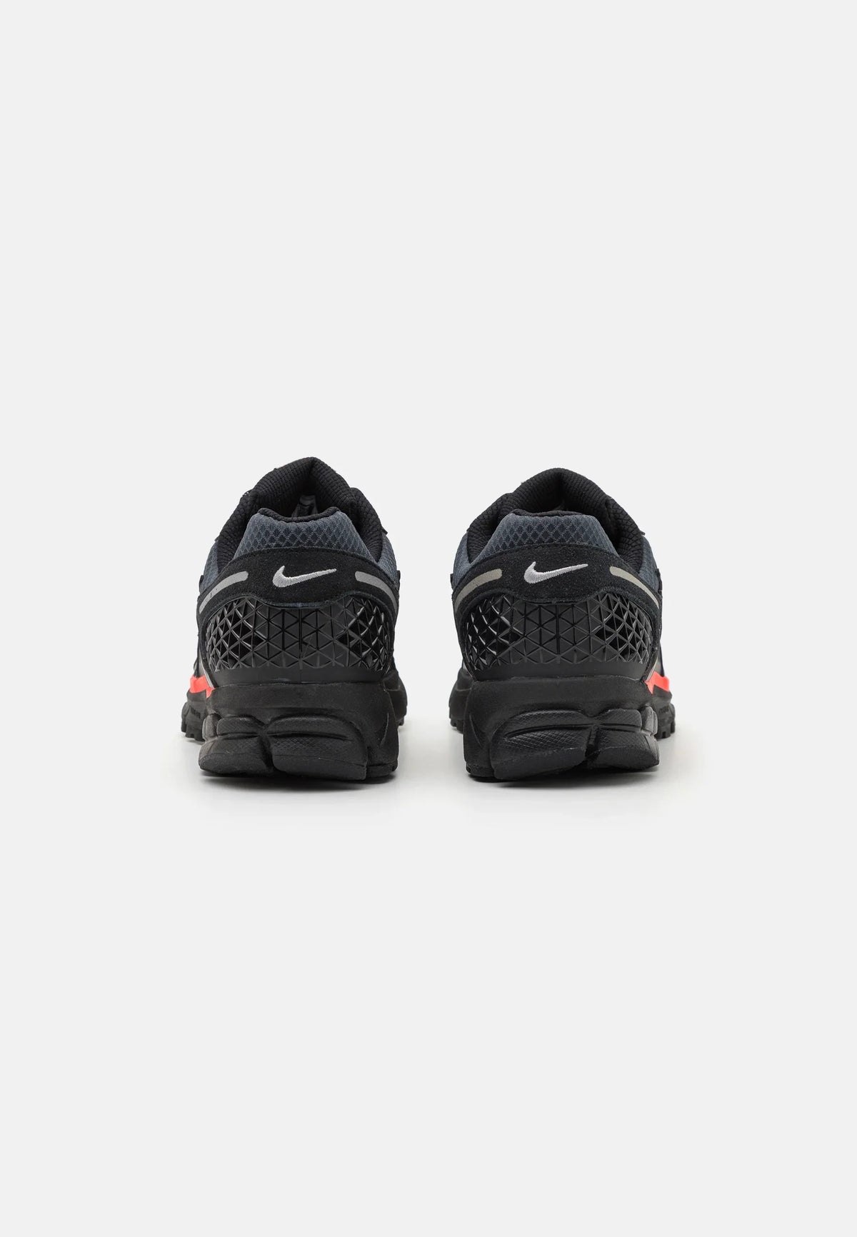 Nike Zoom Vomero 5 « Metallic Bred