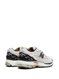 Sneaker NB 1906D Protection Pack Reflection blanches.