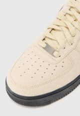 Basket Nike Air Force 1 Low Beige Black