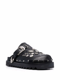 mules cloutées noires