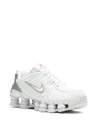 Nike Shox TL en blanc et argent métallisé