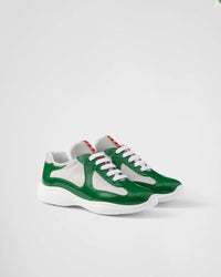 baskets Prada America's Cup en cuir verni vert.