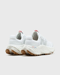 New Balance Fresh Foam X More Trail v3 en blanc et gris