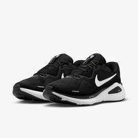 Nike Structure 26 en coloris noir/blanc