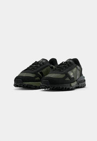 Lacoste Elite Active 225 en noir et vert clair