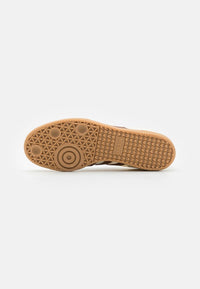 sneakers Adidas Originals Samba OG en blanc cassé et marron