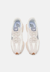 Basket New Balance 327 Moonbeam et gris clair