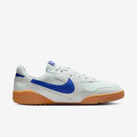 Basket Nike Terra Manta bleu vif