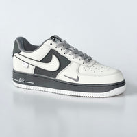 Sneaker AF1 Low blanc et gris foncé