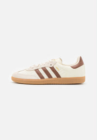 sneakers Adidas Originals Samba OG en blanc cassé et marron