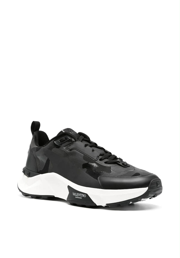 Valentino Garavani True Act Sneakers noir