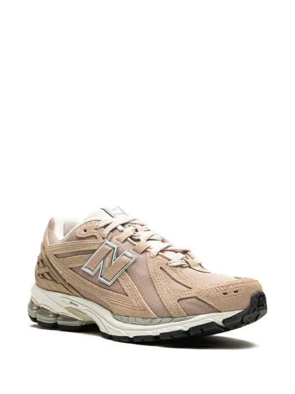 New Balance 1906R en coloris Mindful Grey/Moonbeam/Silver Metallic