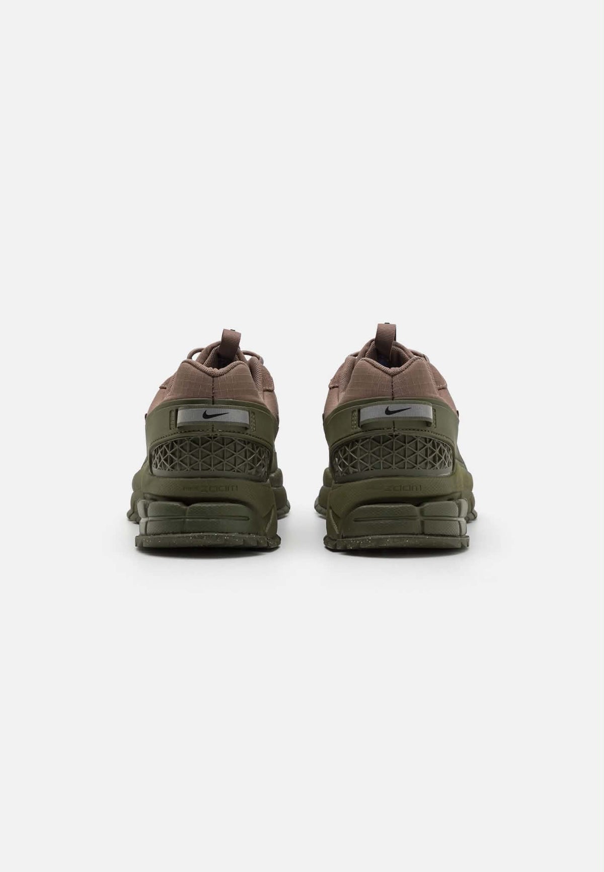 Baket  Nike Zoom Vomero Roam en coloris « Mink Brown/Medium Olive »