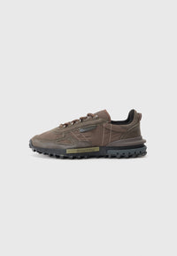 Basket Lacoste Elite Active 225 marron