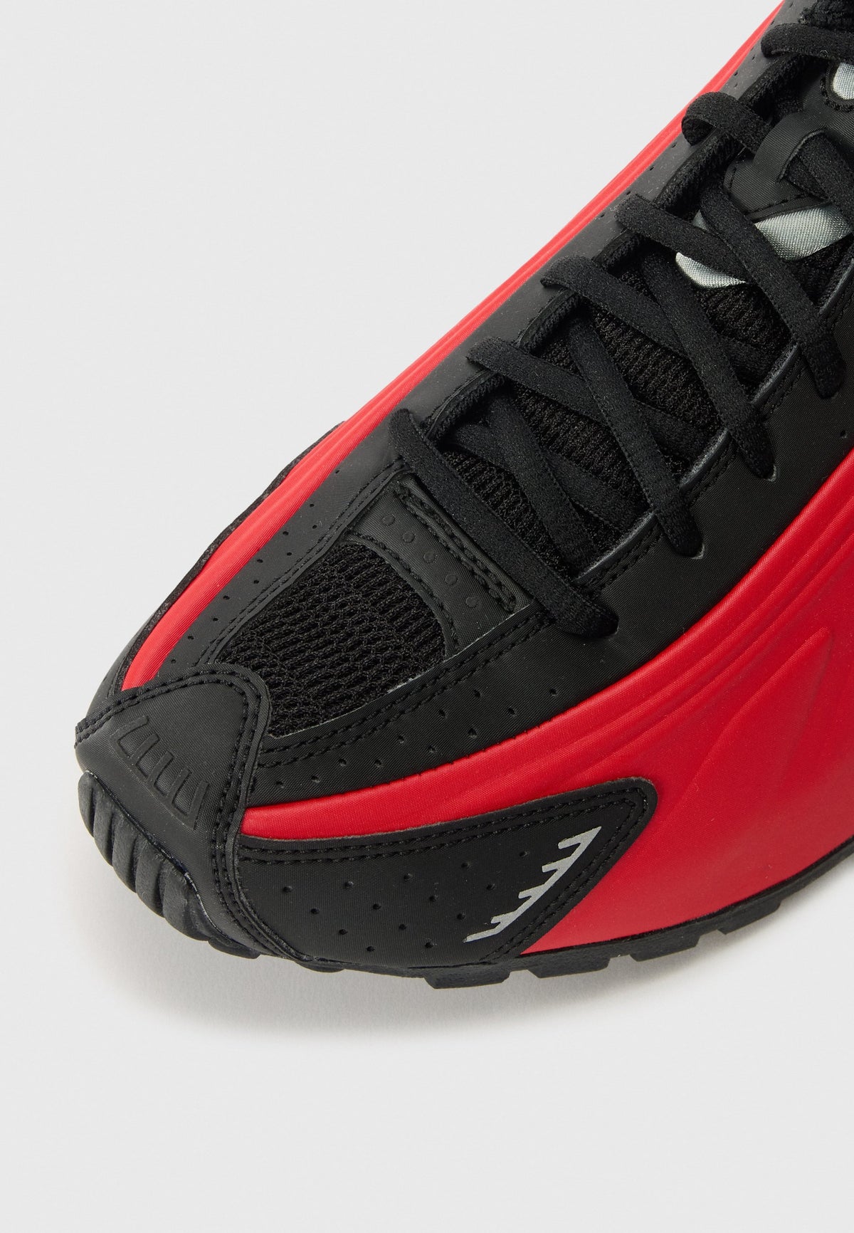 Basket Nike Shox R4 « Bred »