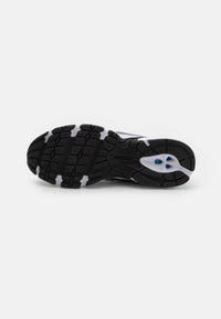 New Balance U740 Unisex