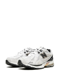 Sneaker NB 1906D Protection Pack Reflection blanches.