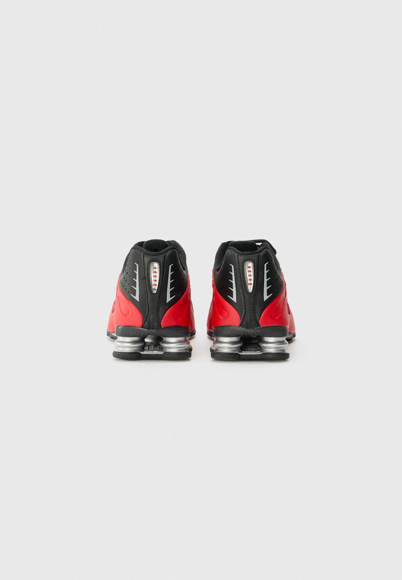 Basket Nike Shox R4 « Bred »