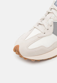 Basket New Balance 327 Moonbeam et gris clair