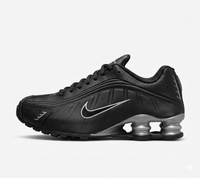 Sneaker Shox R4 noire