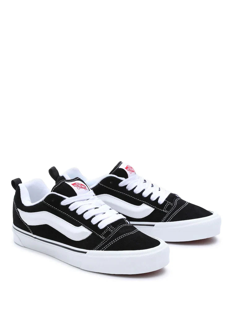 Vans Knu Skool en coloris noir et blanc