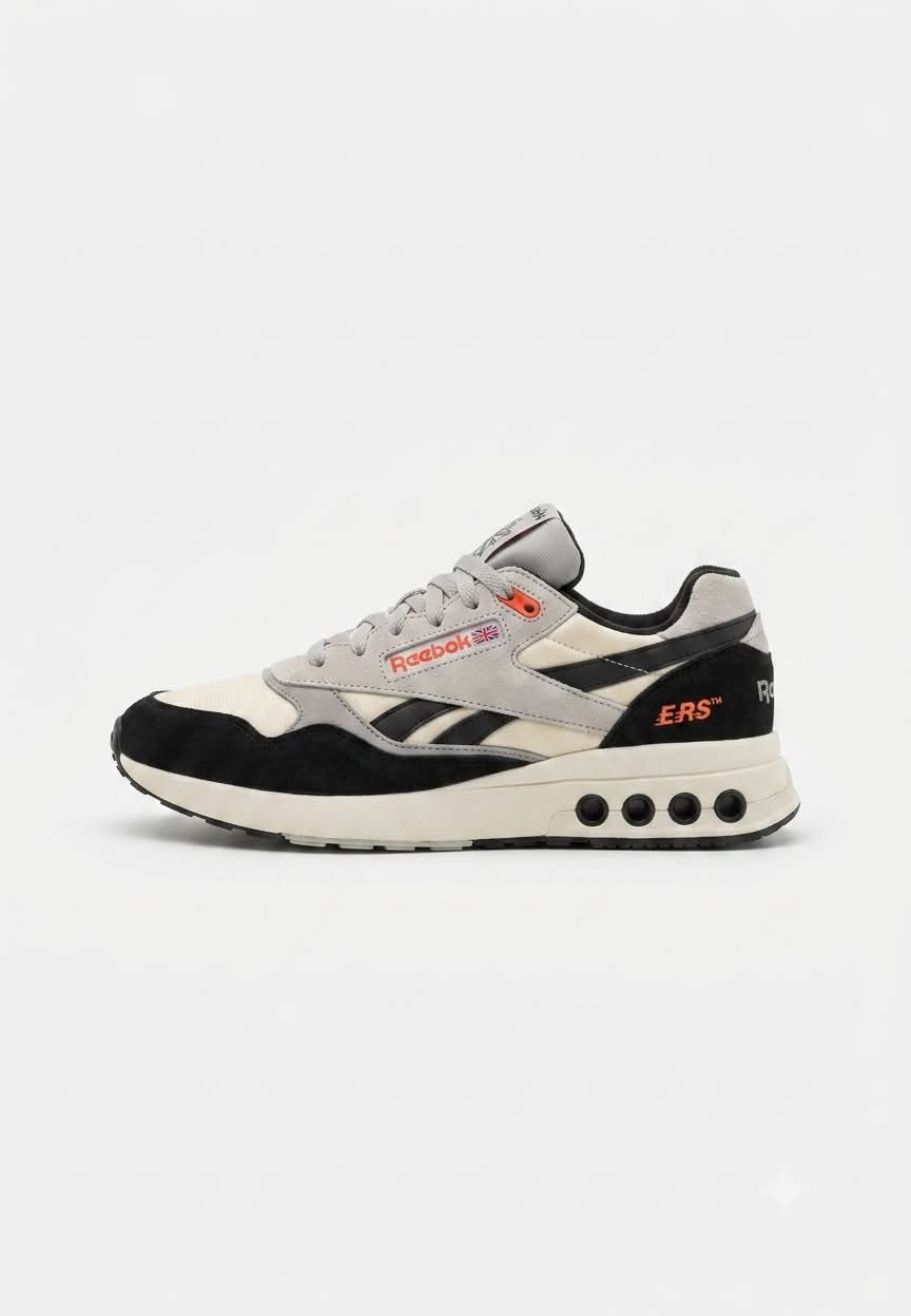 Basket Reebok ERS World  vifs accents orange