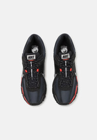 Nike Zoom Vomero 5 « Metallic Bred