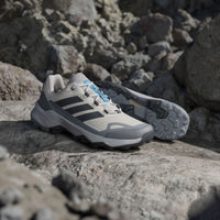 Adidas Terrex Skychaser AX5 en coloris beige et carbone