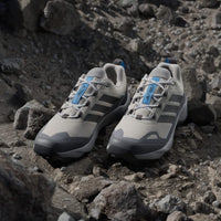 Adidas Terrex Skychaser AX5 en coloris beige et carbone