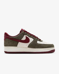 baskets Air Force 1 ’07 LV8 Cargo Kaki et Rouge
