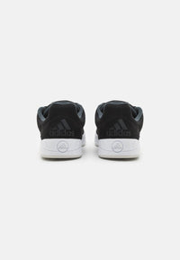 Basket  adidas Adimatic Black White Suede