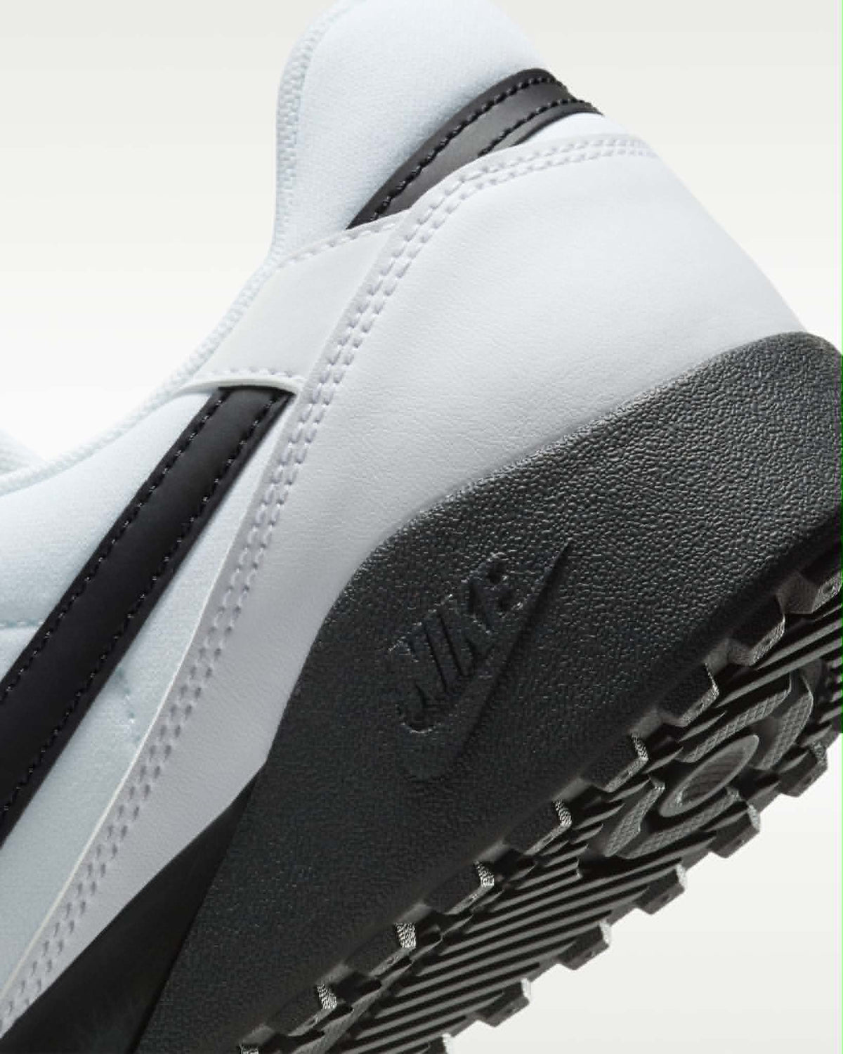 Basket Nike Terra Manta blanc