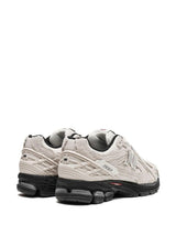 Sneaker NB 1906D Protection Pack dans le coloris Turtledove