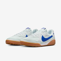 Basket Nike Terra Manta bleu vif