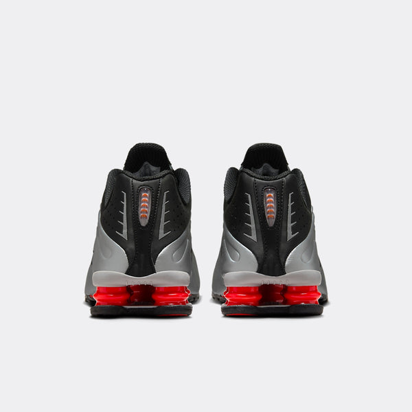 Nike Shox R4 noire et argentée