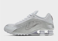 Nike Shox R4 Shoes en blanc et argent
