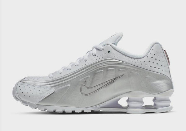 Nike Shox R4 Shoes en blanc et argent