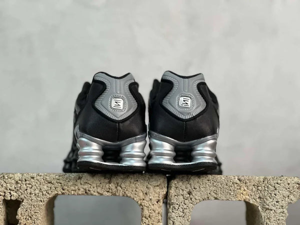 Nike Shox TL noir et argent métallisé